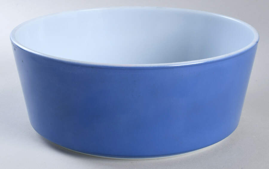Brittany Blue 2.5 Qt Round Casserole No Lid by Pyrex-1