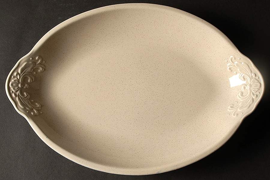 Weir in Your Kitchen Chicory 15" Oval Serving Platter by Pfaltzgraff-1