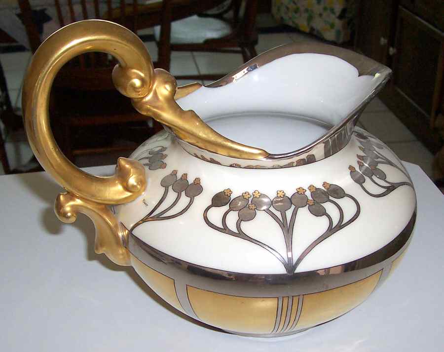 Aura Argenta Linear Creamer by Pickard-1