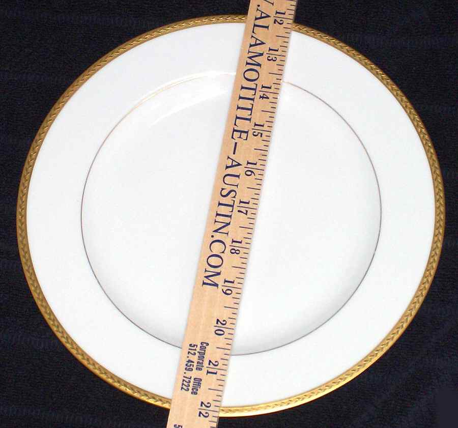 PIC119 Dinner Plate by Pickard-1