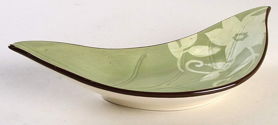 Patio Garden 9" Leaf Dish by Pfaltzgraff-1
