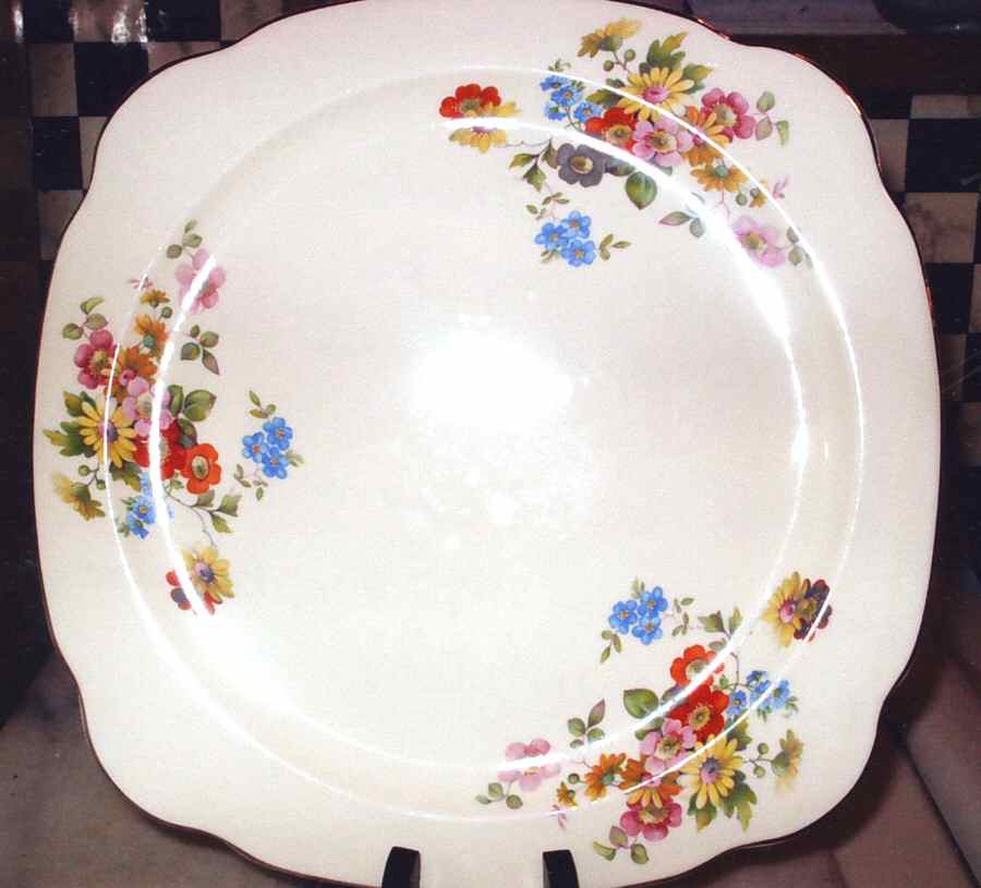 Daisy Dinner Plate by Paden City-1