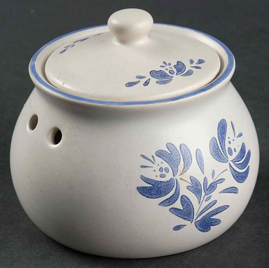 Yorktowne Garlic Keeper & Lid by Pfaltzgraff-1