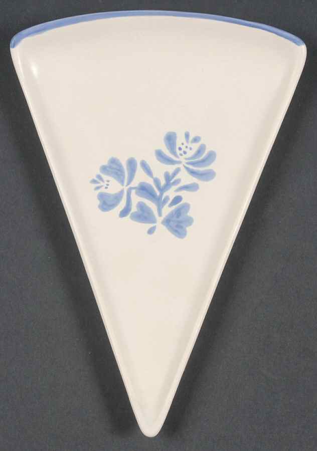 Yorktowne Triangular Shape Slice Plate by Pfaltzgraff-1