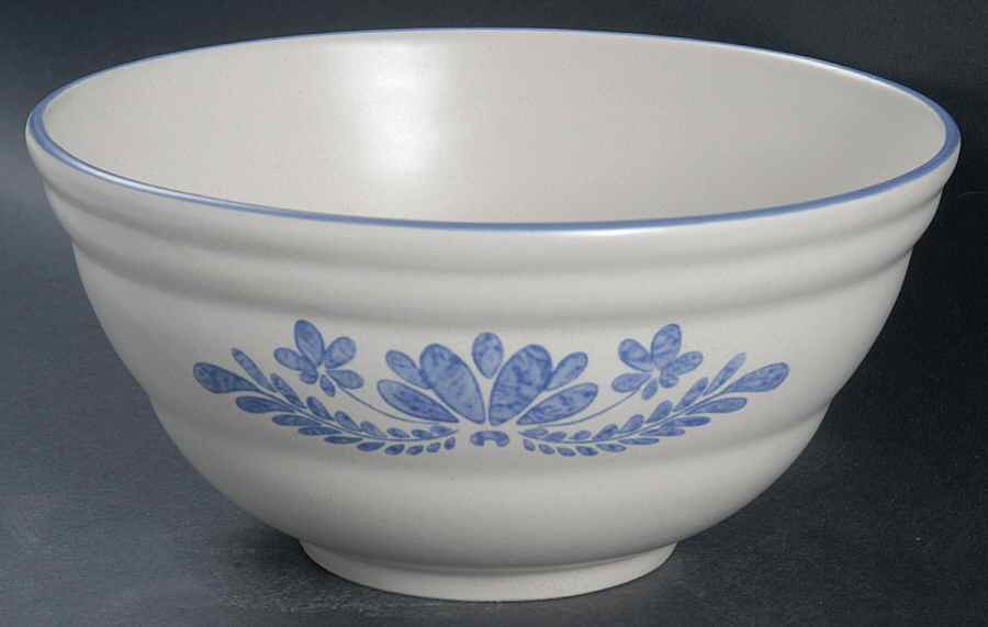 Yorktowne 8" Mixing Bowl by Pfaltzgraff-1