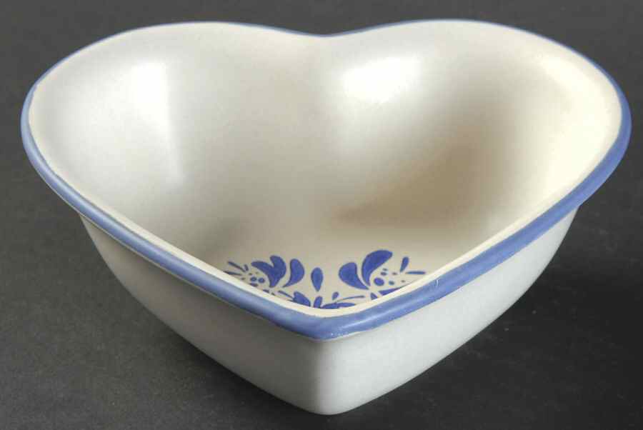 Yorktowne 6" Heart Shaped Bowl by Pfaltzgraff-1