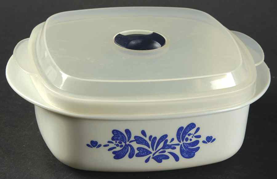 Yorktowne 5" Plastic Container with Lid by Pfaltzgraff-1