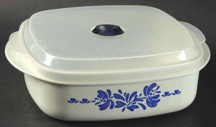 Yorktowne 6" Plastic Container with Lid by Pfaltzgraff-1
