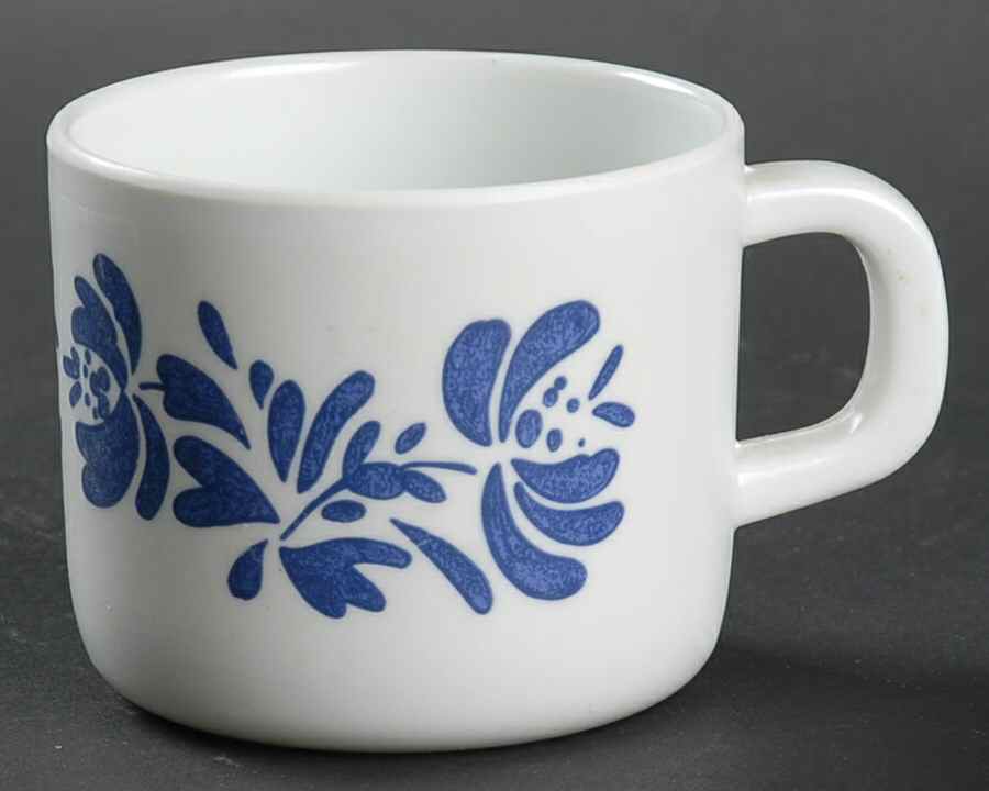Yorktowne Melmac/Melamine Child's Mug by Pfaltzgraff-1