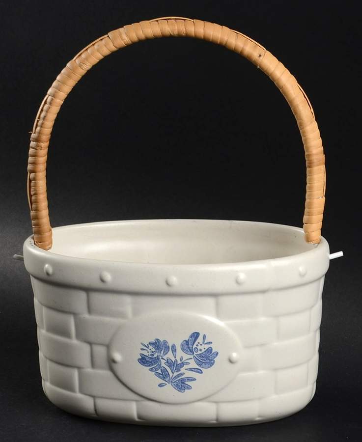 Yorktowne 4" Wicker Handled Basket by Pfaltzgraff-1