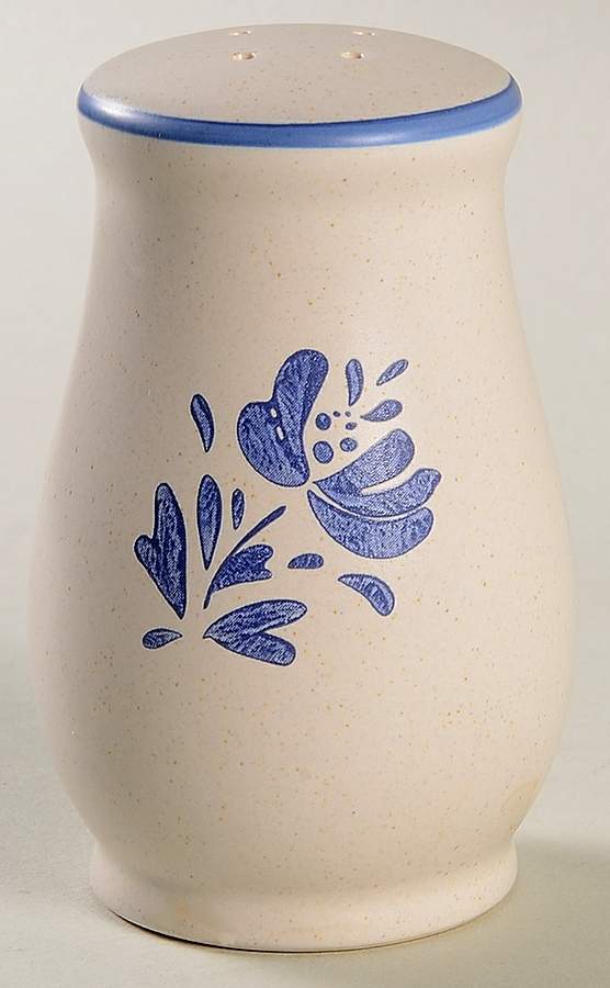 Yorktowne Pepper Shaker by Pfaltzgraff-1