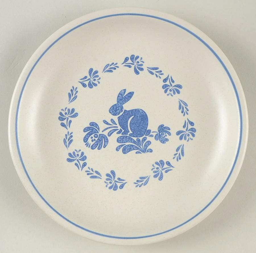 Yorktowne Accent Luncheon Plate by Pfaltzgraff-1