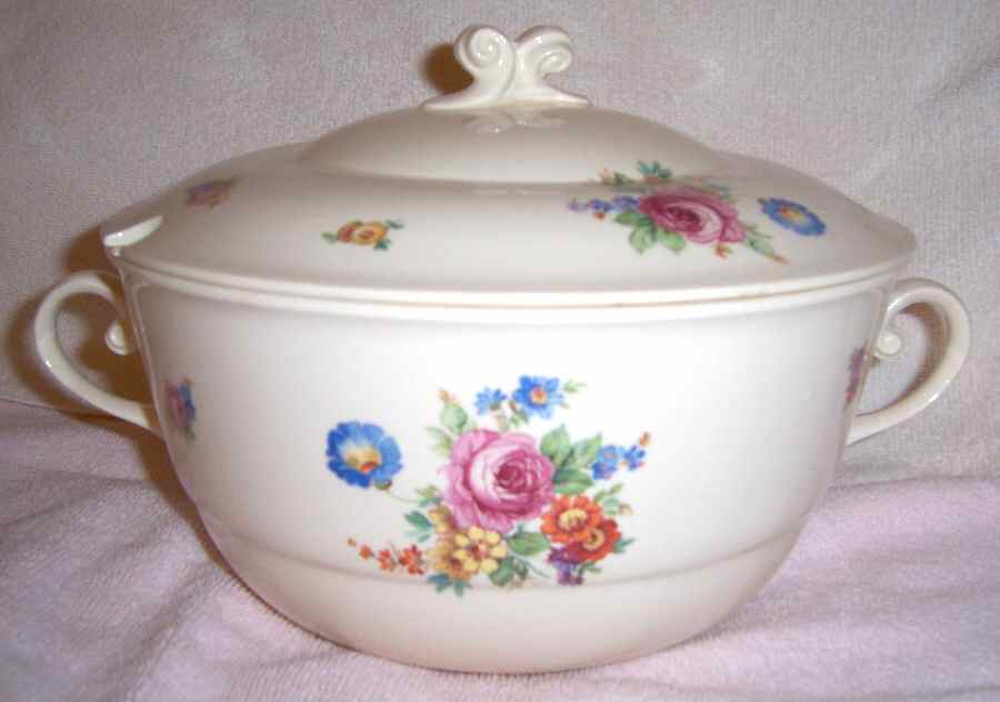 3262 Tureen &  Lid by Petrus Regout & Co-1
