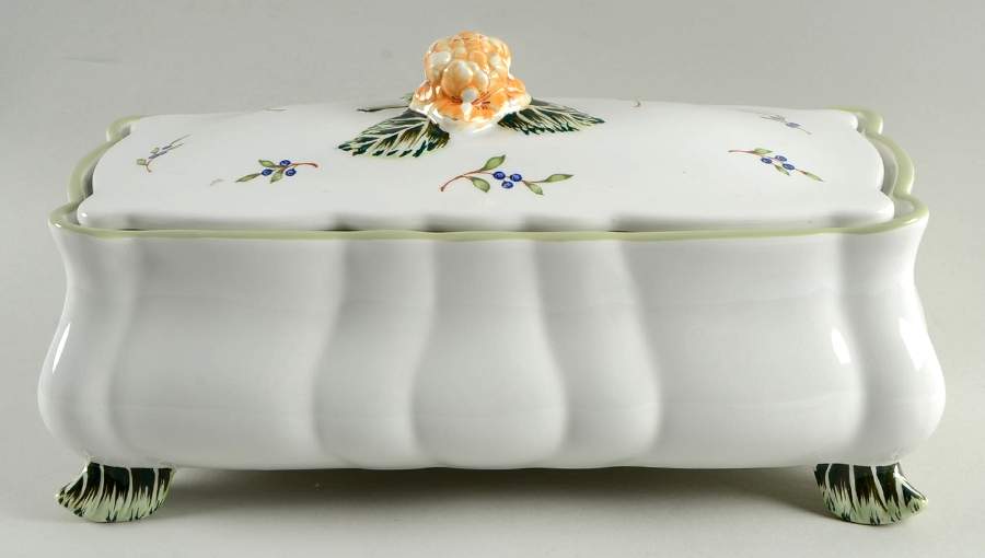 Vintage Garden Centerpiece W/Floral Arranger W/No Arranger by Princess House-1