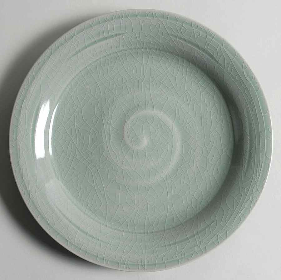 Belmont Dinner Plate by Simon Pearce-1
