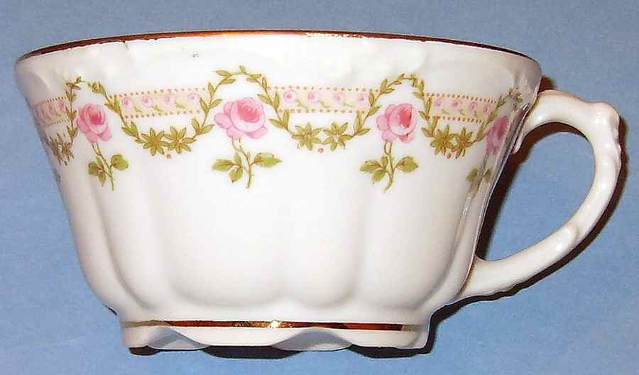 POY564 Flat Cup by Jean Pouyat-1