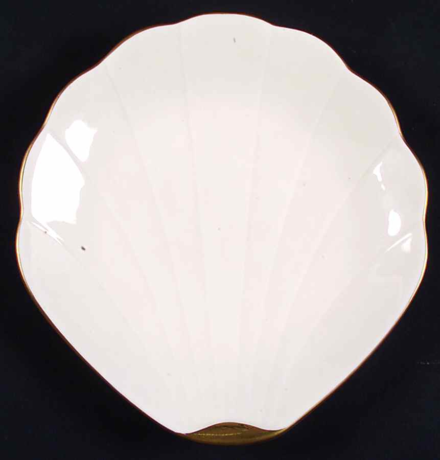 PFA70 8" Shell Shaped Dish by Pfaltzgraff-1