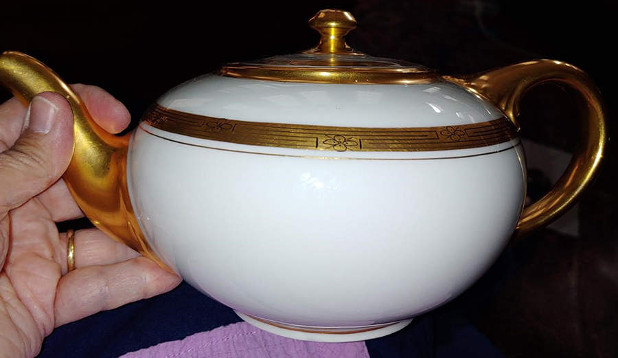 PIC46 Rim Teapot & Lid by Pickard-1