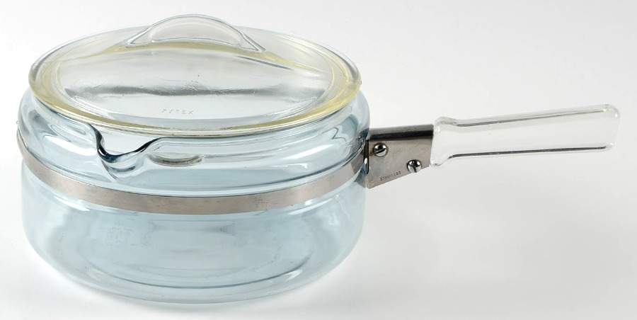 Flameware 1.5 Quart Saucepan with Lid by Pyrex-1