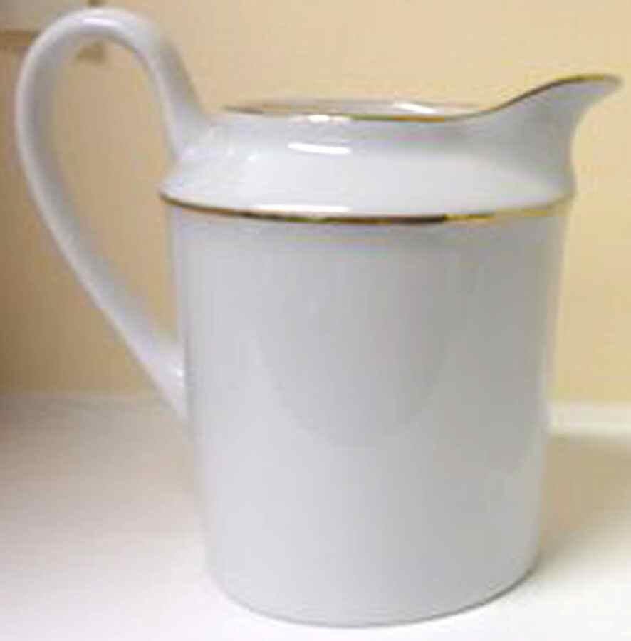 PLI18 Creamer by Porcelaine de Limoges-1