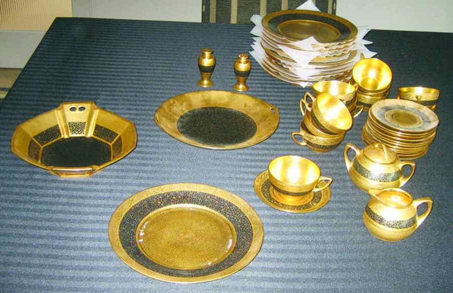 PIC124 Flat Cup & Saucer Set by Pickard-1