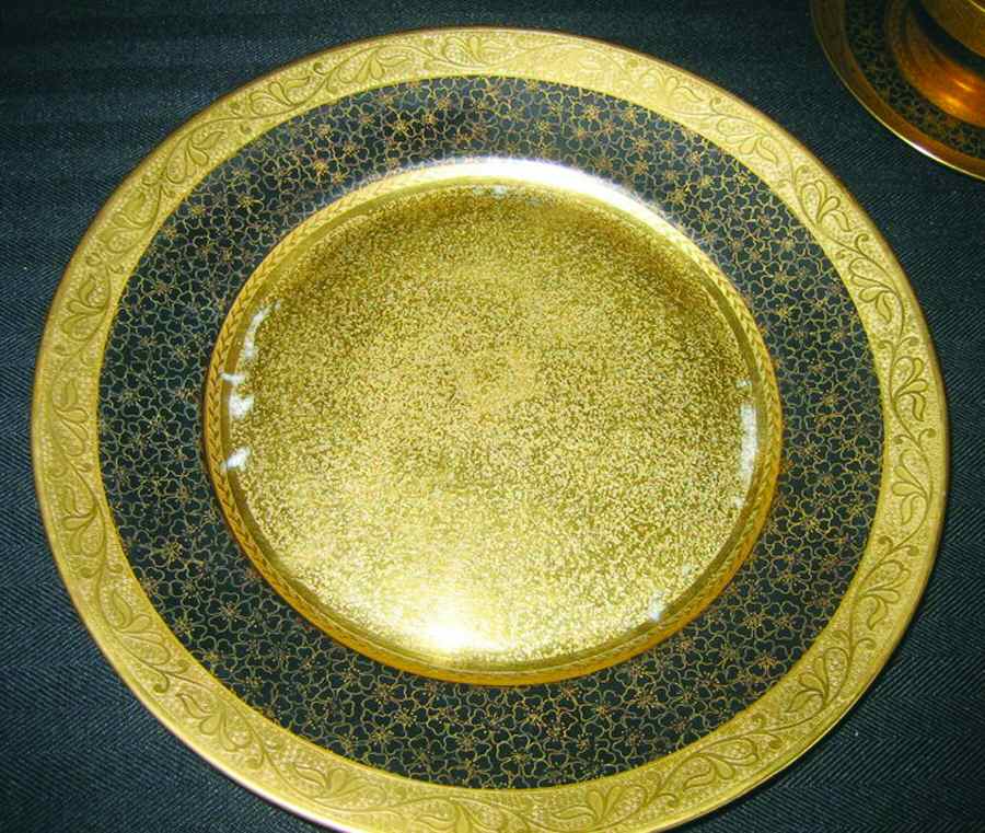 PIC124 Dinner Plate by Pickard-1