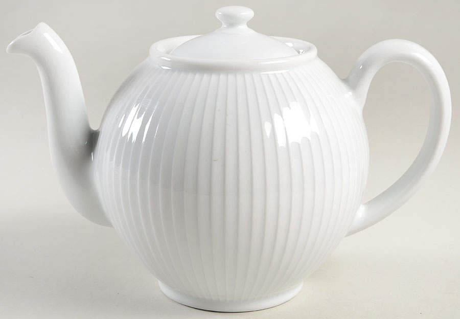 Plisse Teapot & Lid by Pillivuyt-1