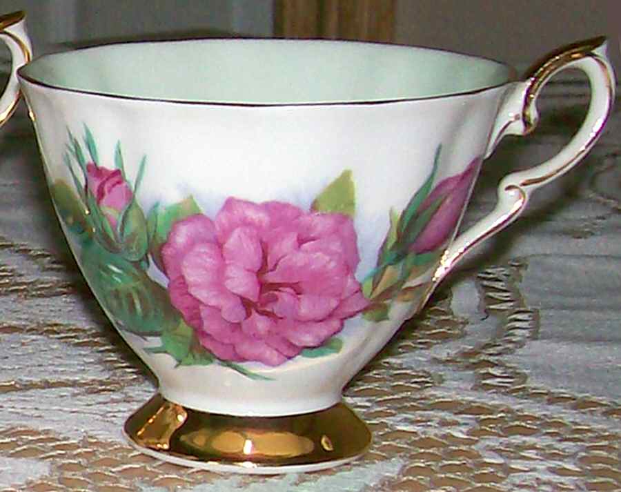 Six World Famous Roses (Newer) Footed Cup by Paragon-1