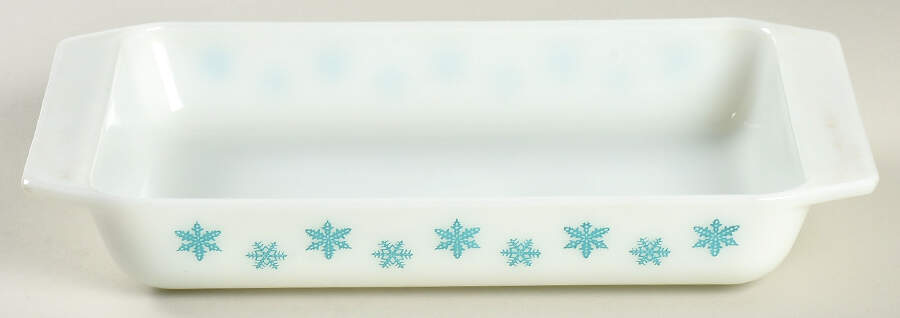 Snowflake White 1.25 Qt Rectangular Casserole No Lid by Pyrex-1