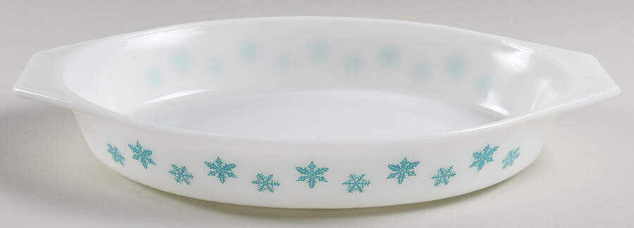 Snowflake White 12'' Oval Baker by Pyrex-1