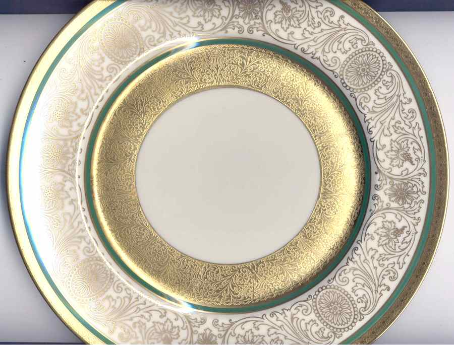 PIC127 Dinner Plate by Pickard-1