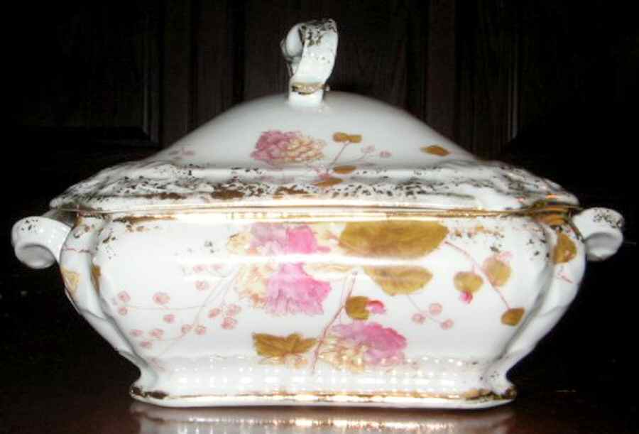 7232 Sauce Boat & Lid by P H Leonard-1