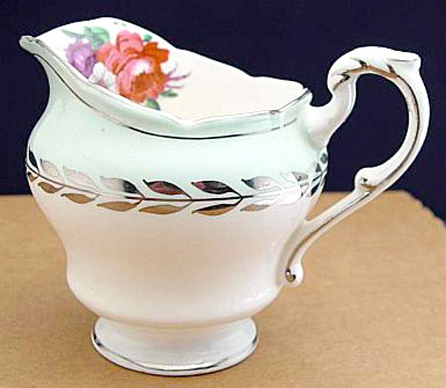 G6093 Creamer by Paragon-1