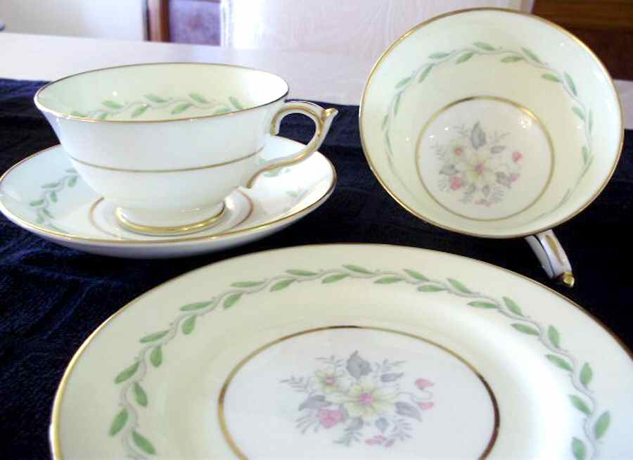 Z684 Footed Cup & Saucer Set by Paragon-1