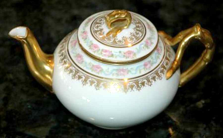 POY599 Teapot & Lid by Jean Pouyat-1
