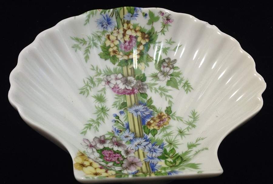 Cormery Shell Shaped Dish by Porcelaine De Paris-1