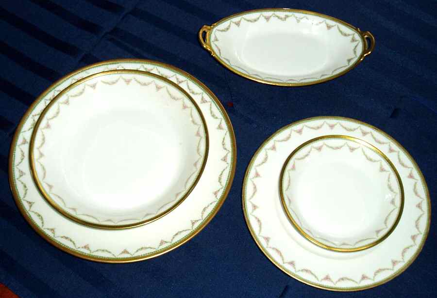 PAD35 Dinner Plate by Paroutaud-1