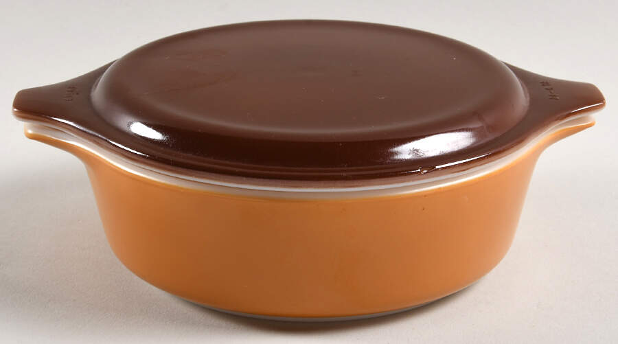 Old Orchard 1 Pt Round Covered Casserole by Pyrex-1