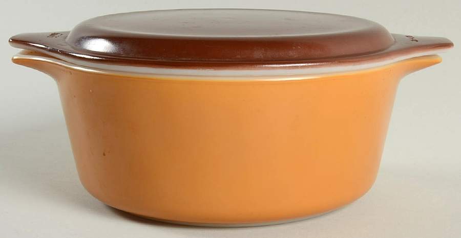 Old Orchard 1.50 Pt Round Covered Casserole by Pyrex-1
