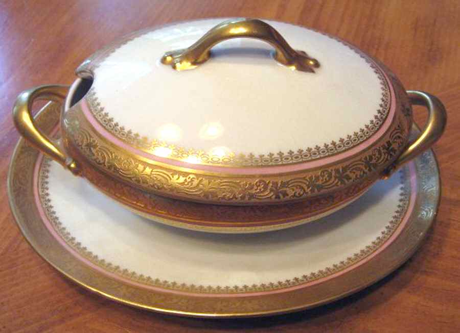 PAD36 Tureen &  Lid by Paroutaud-1