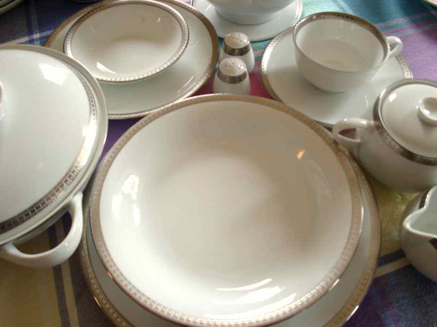 PMM4 9" Round Vegetable Bowl by Porzellan - Munchen-1