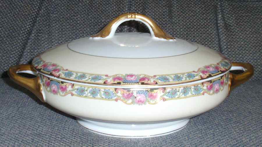 PHE49 Round Covered Vegetable by Phoenix (Czech)-1