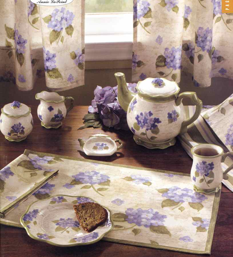 Hydrangea Cloth Placemat by Park Designs-1