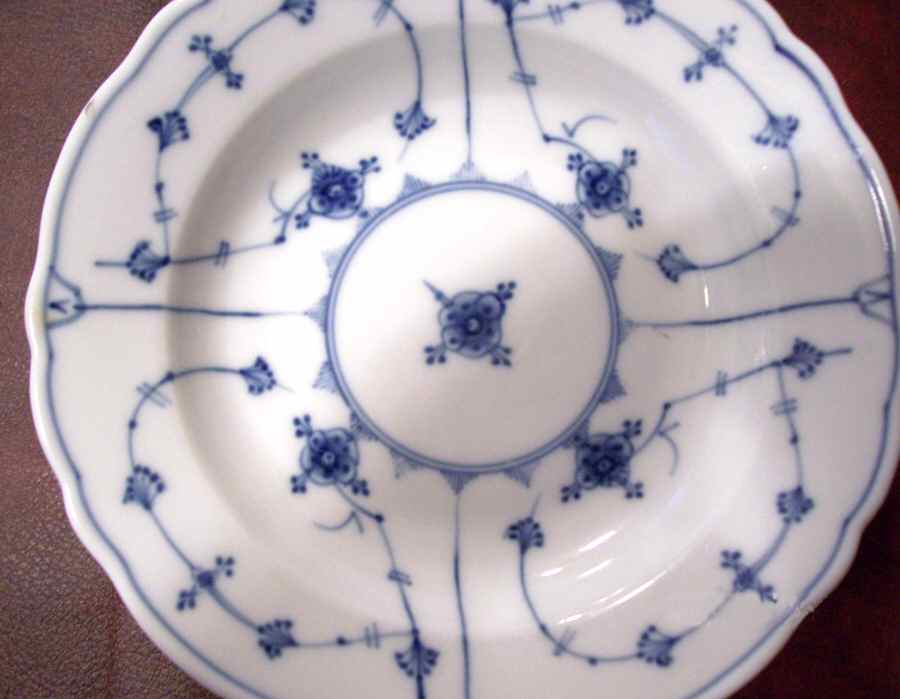 Straw (Scalloped, Not Swirled) Dinner Plate by Porsgrund-1