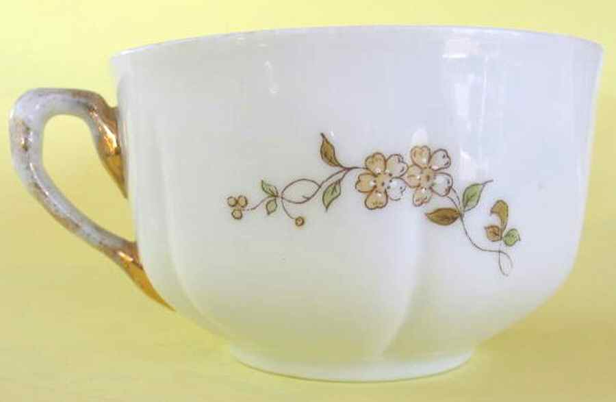 8715 Flat Cup by P H Leonard-1