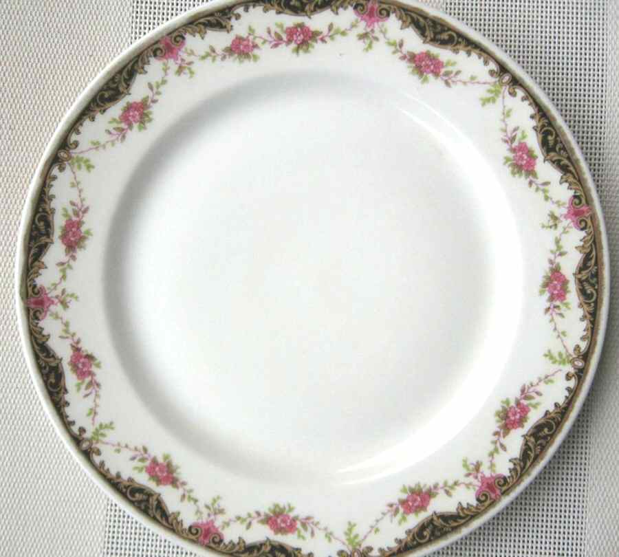 PAD37 Dinner Plate by Paroutaud-1