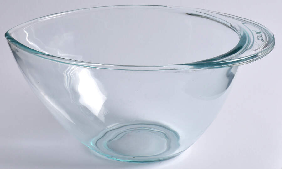 Originals Clear 2.5 Qt. Large Mixing Bowl with Pour Spout by Pyrex-1