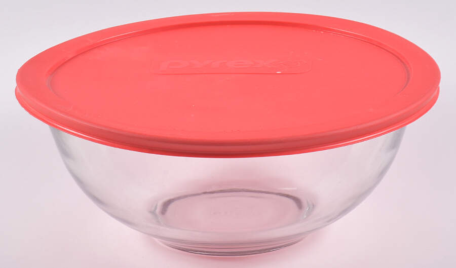 Originals Clear 9" Mixing Bowl & Plastic Lid by Pyrex-1