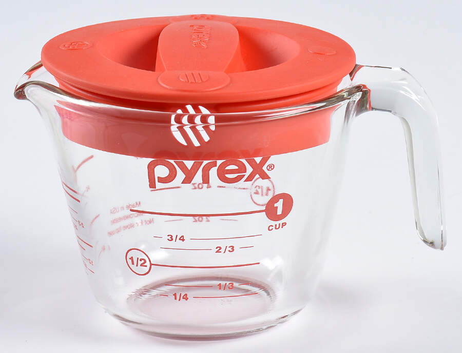 Originals Clear Measuring Cup & Plastic Lid by Pyrex-1