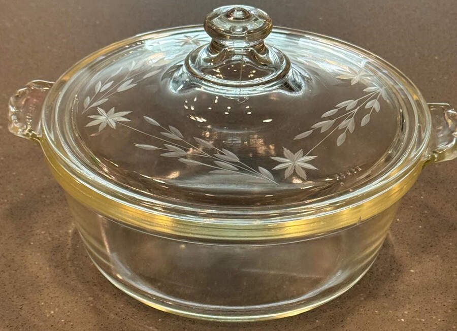 Originals Clear 1 Qt Round Covered Casserole by Pyrex-1